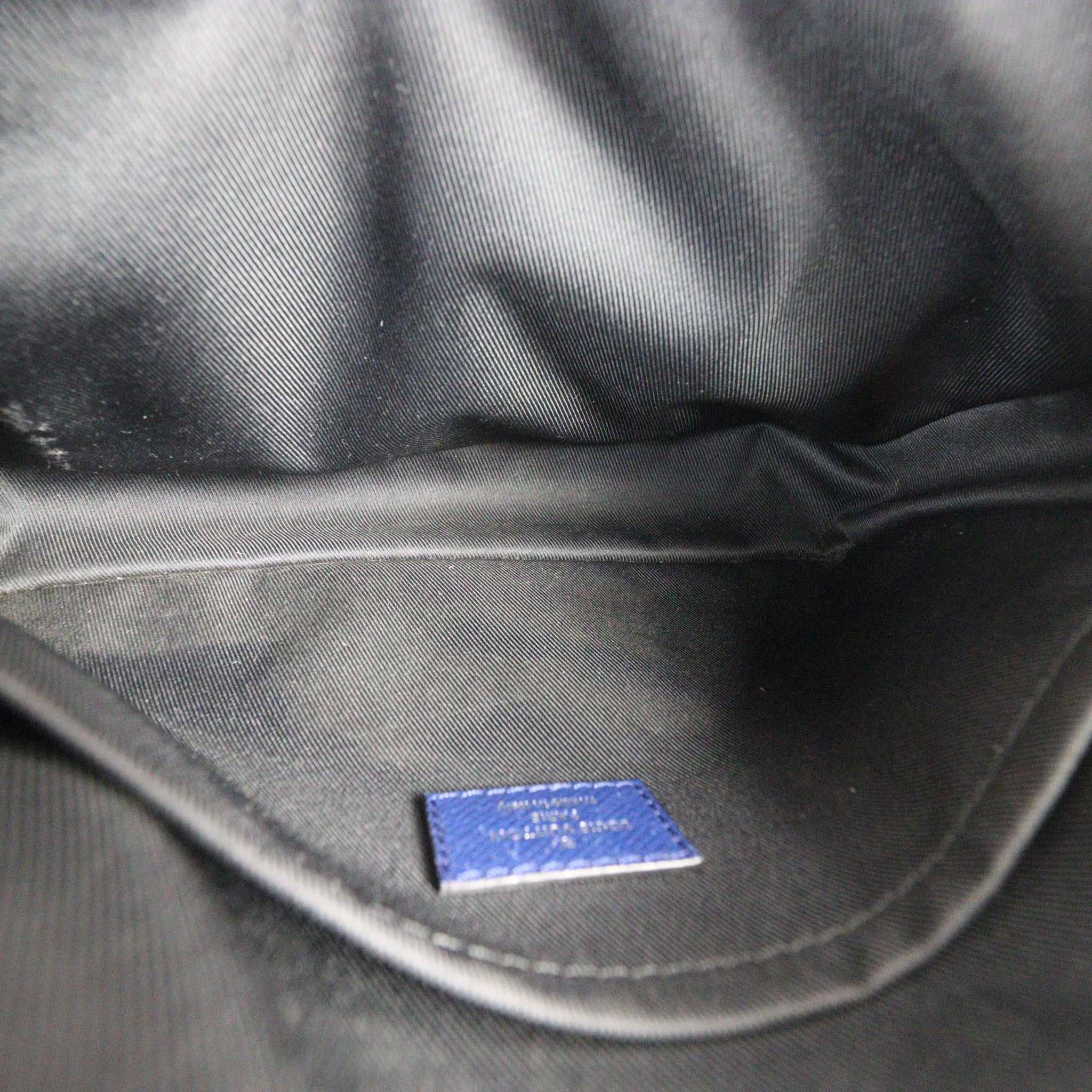Louis Vuitton Outdoor Messenger Monogram Taigarama