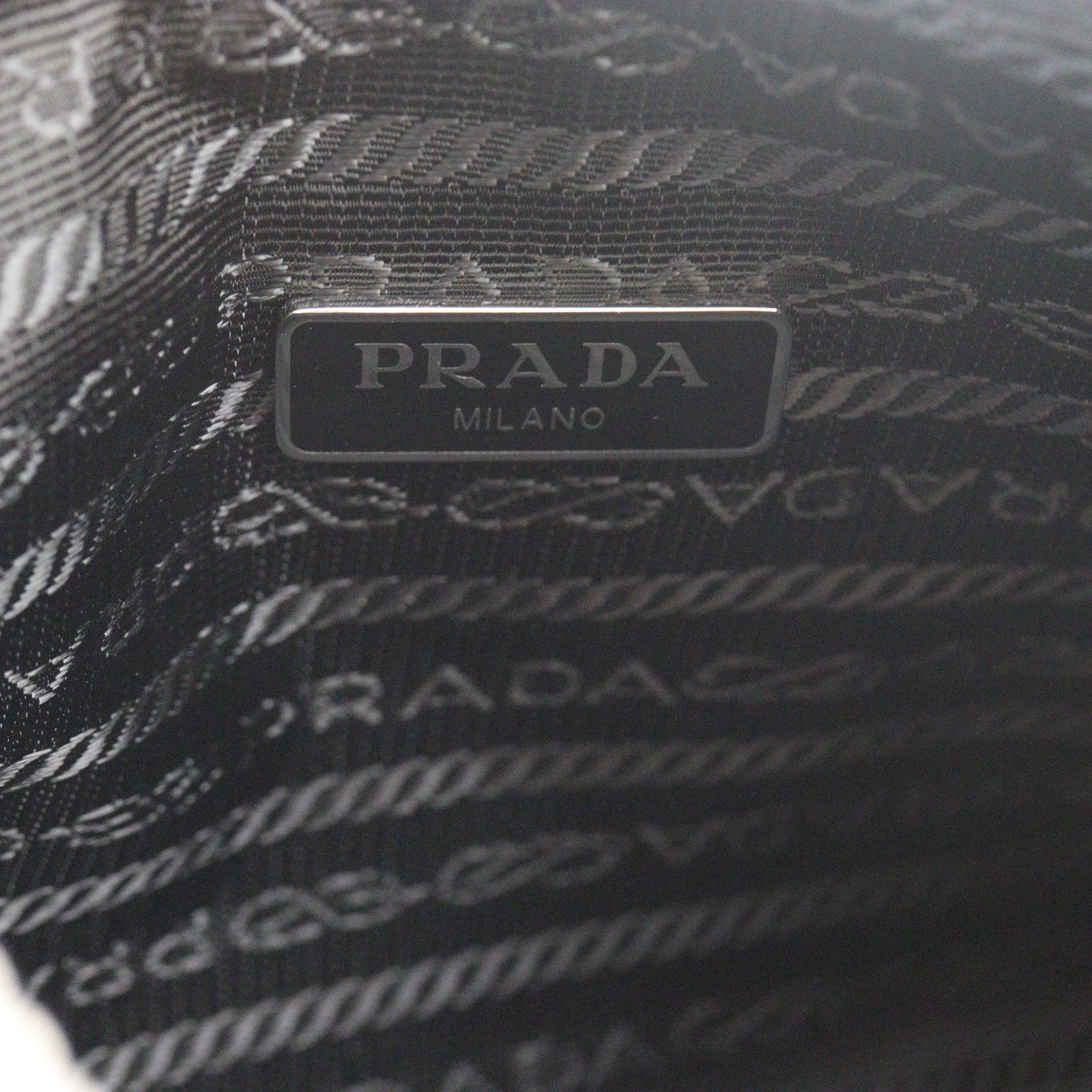 Prada Re-Edition 2005 Tessuto Shoulder Bag