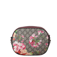 Gucci GG Supreme Blooms Camera Bag