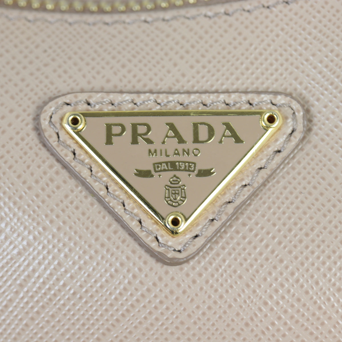 Prada Re-edition 2005 Saffiano Shoulder Bag