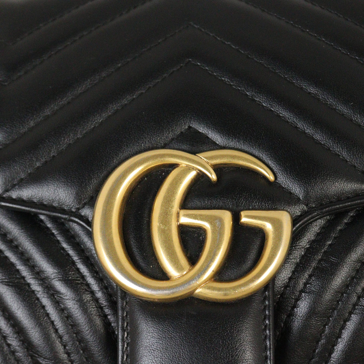 Gucci GG Marmont Matelasse Medium Shoulder Bag