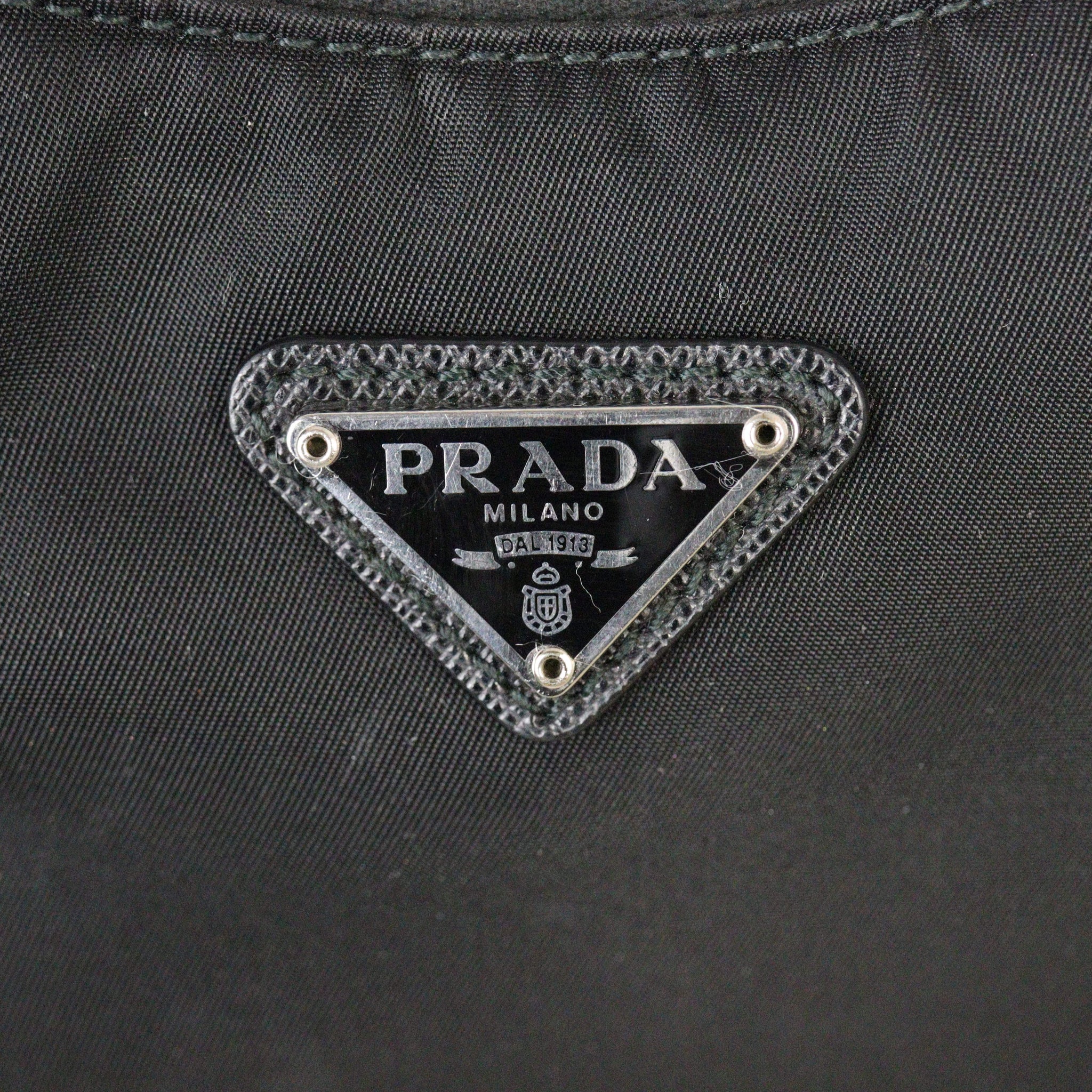Prada Re-Edition 2005 Tessuto Shoulder Bag