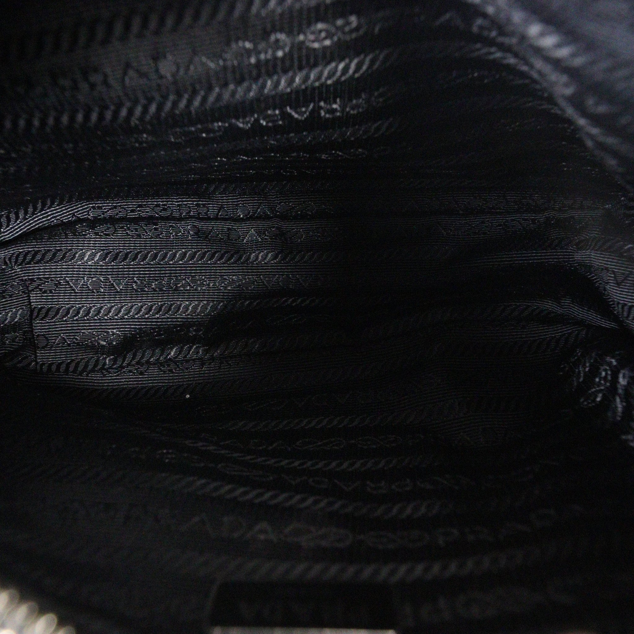 Prada Re-Edition 2005 Tessuto Shoulder Bag