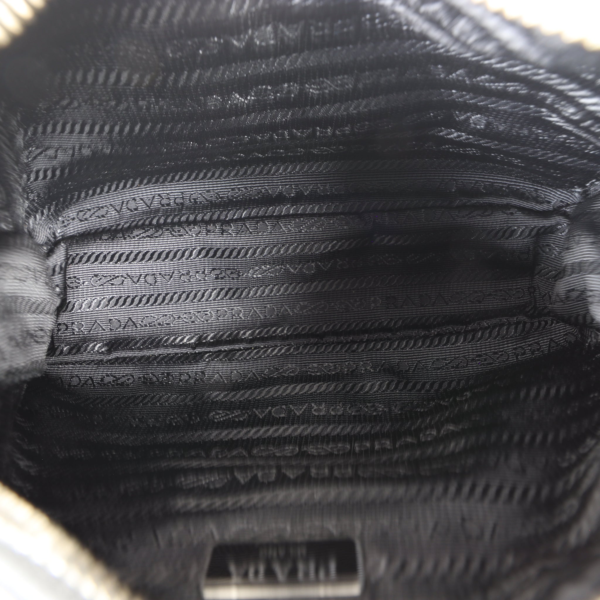 Prada Re-Edition 2005 Tessuto Shoulder Bag