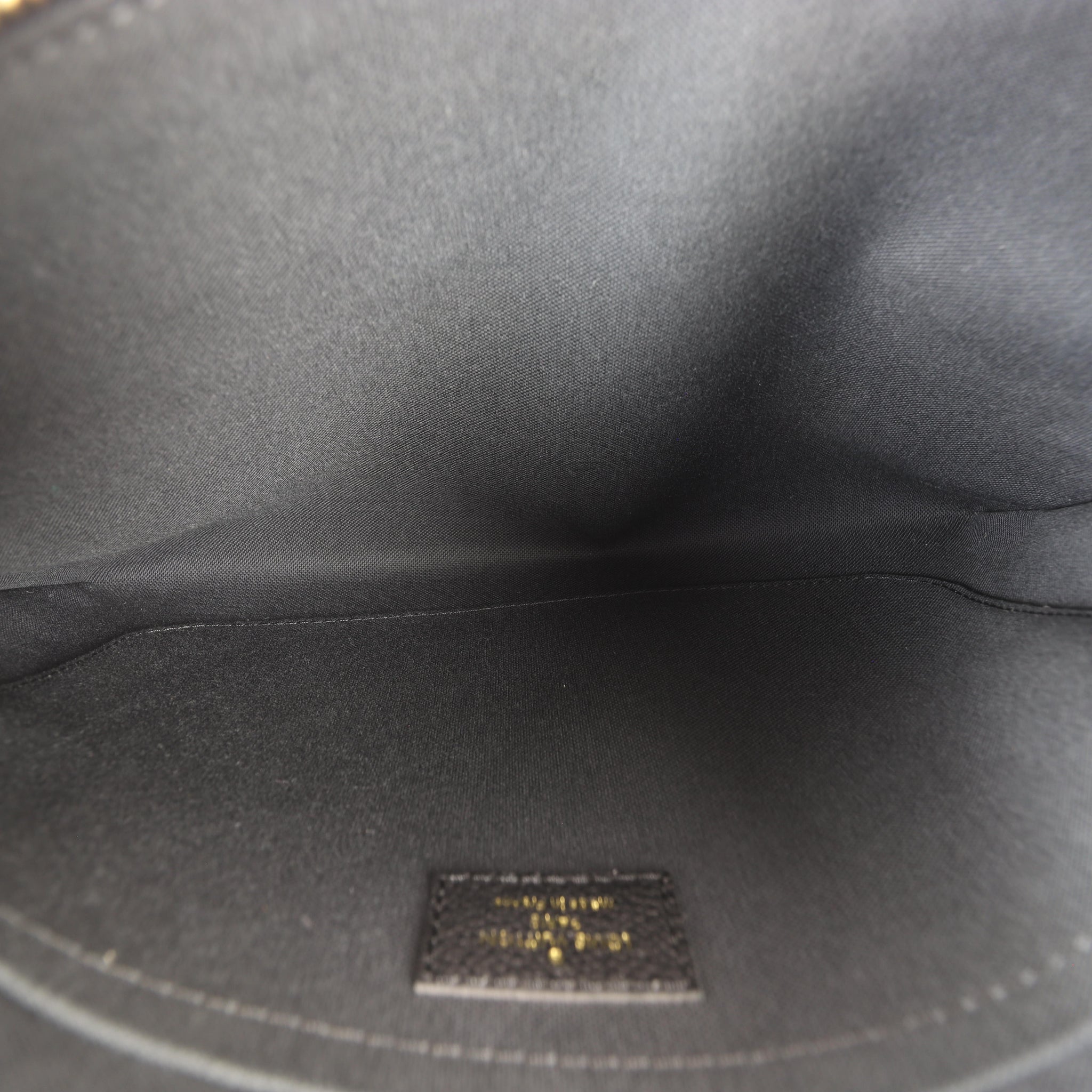 Louis Vuitton Daily Pouch Monogram Empreinte