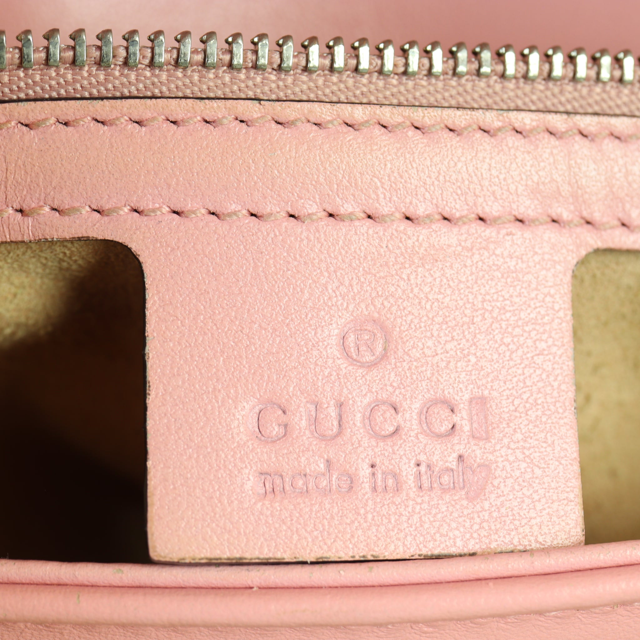 Gucci GG Marmont Matelasse Medium Shoulder Bag