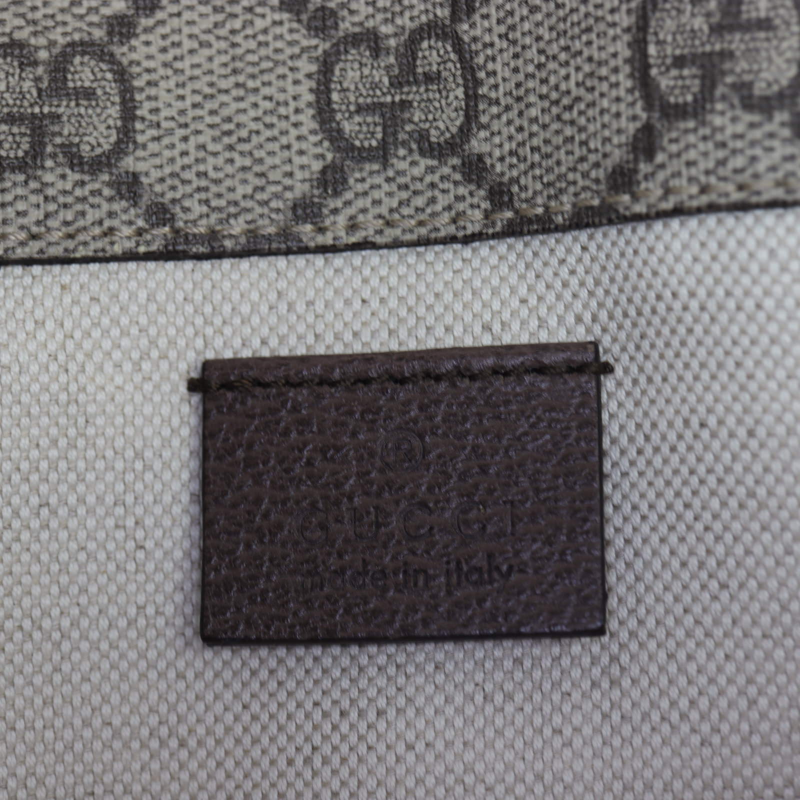 Gucci Neo Vintage GG Supreme Messenger Bag