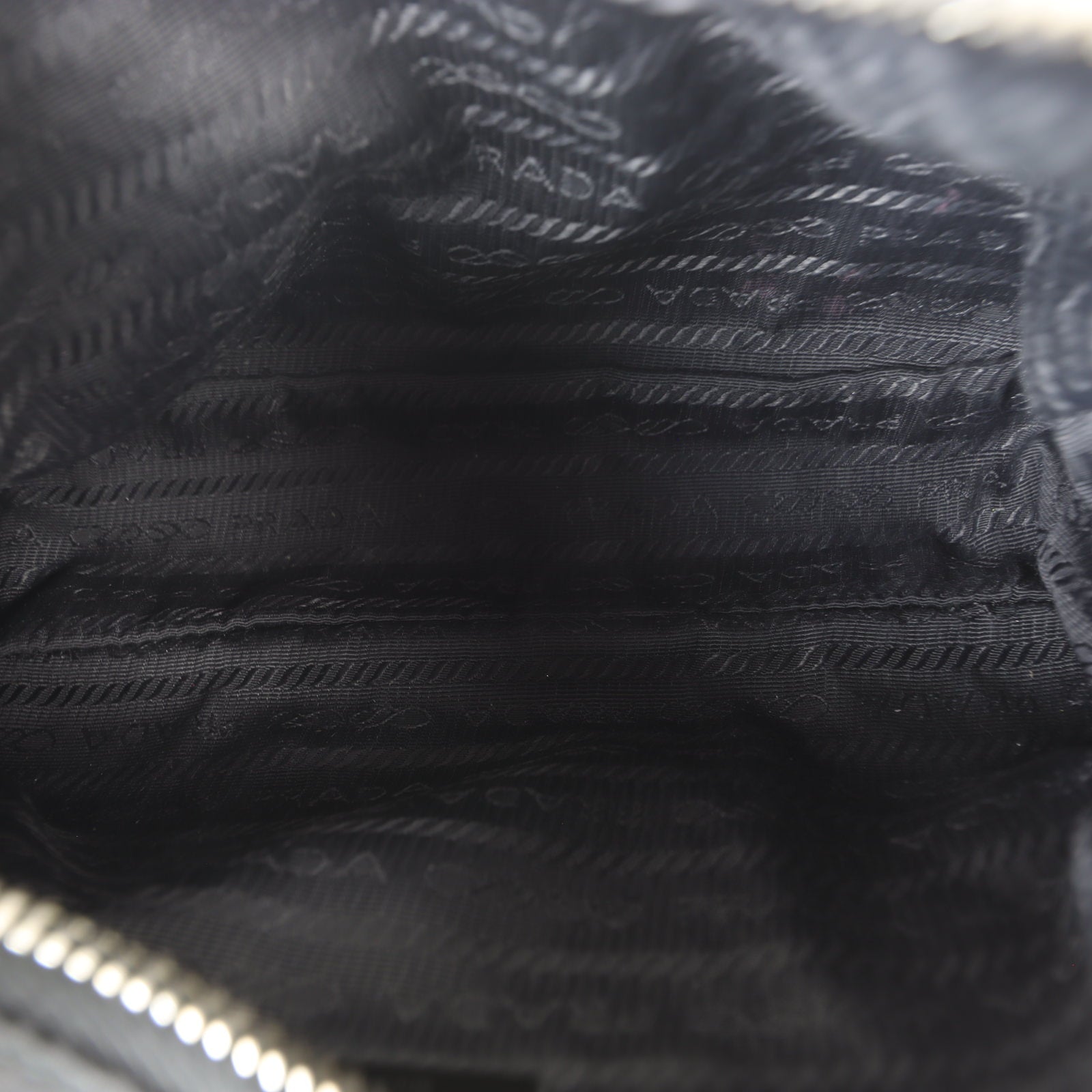 Prada Re-Edition 2005 Tessuto Shoulder Bag