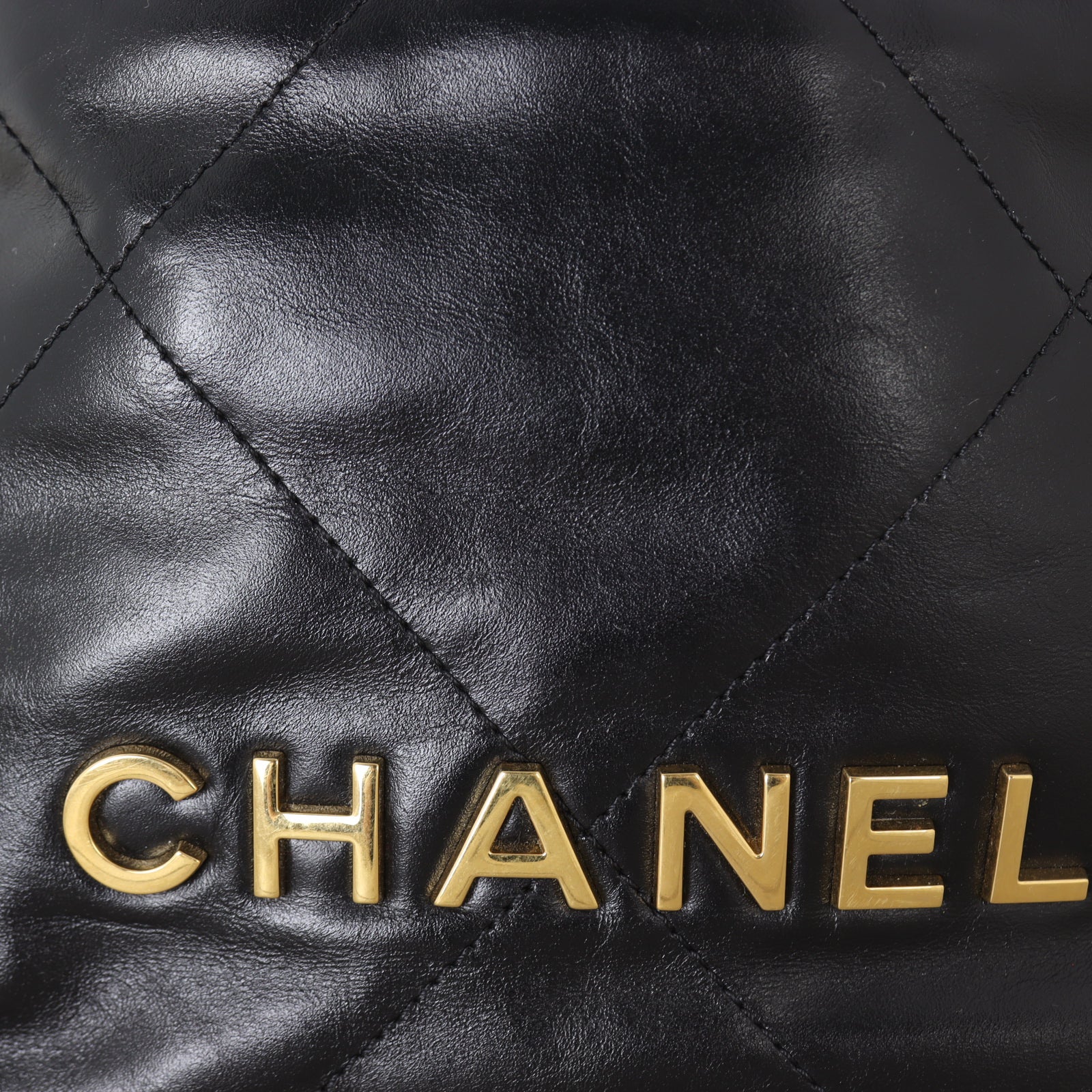 Chanel 22 Hobo Mini