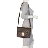 Louis Vuitton Pochette Metis Monogram