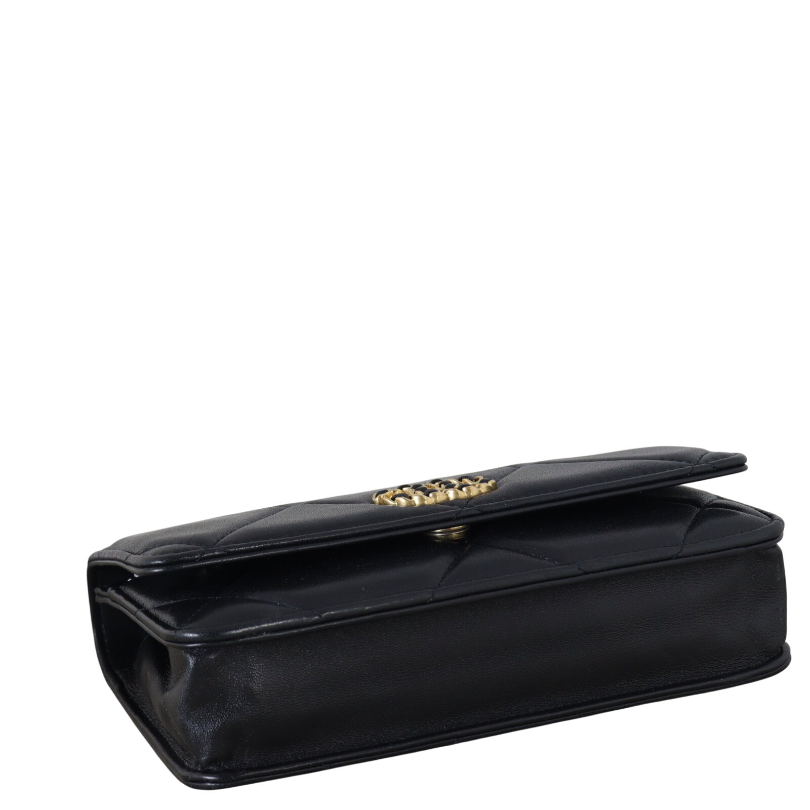 Chanel 19 Wallet on Chain