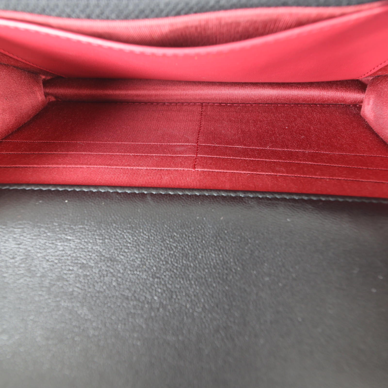 Chanel 19 Wallet on Chain