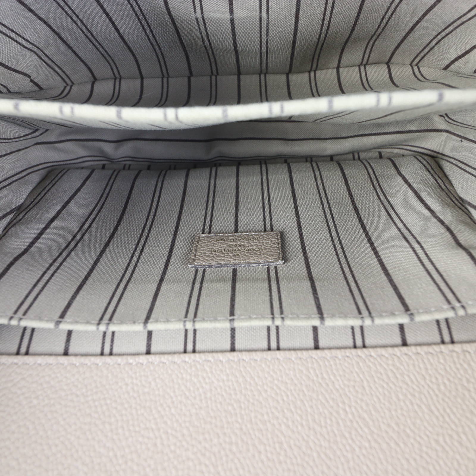 Louis Vuitton Pochette Metis Monogram Empreinte