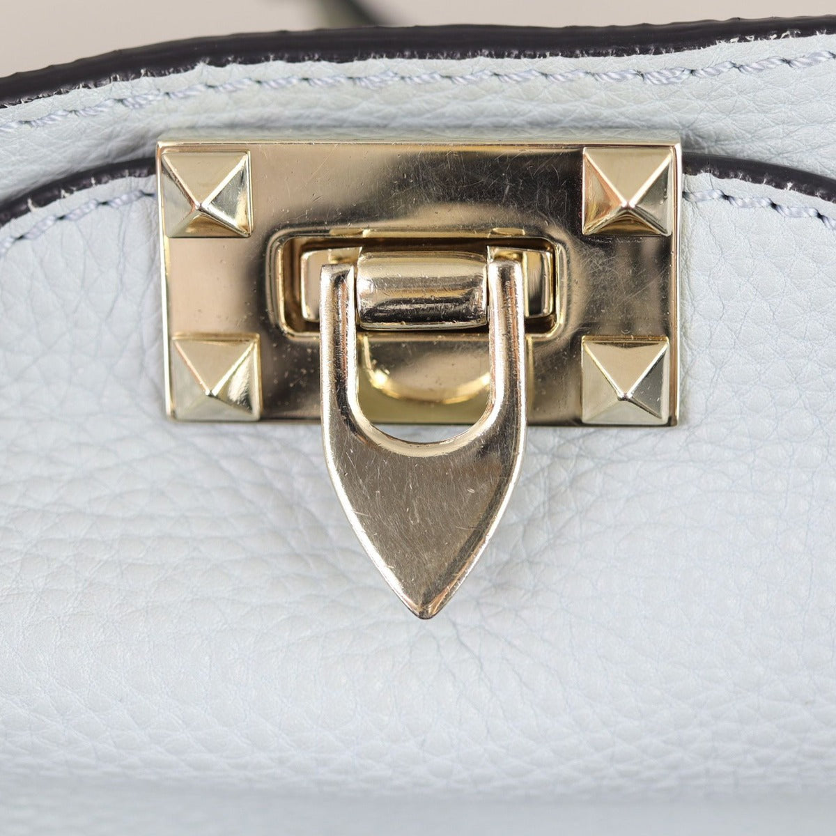 Valentino Rockstud Medium Tote Hardware


