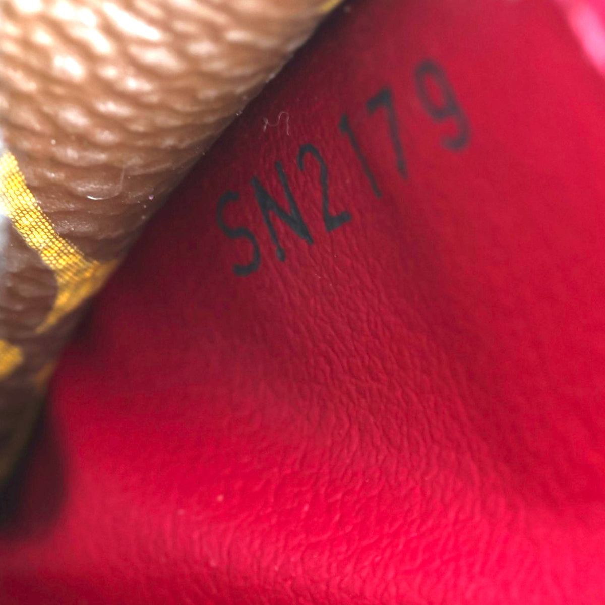 Louis Vuitton Sarah Wallet Monogram