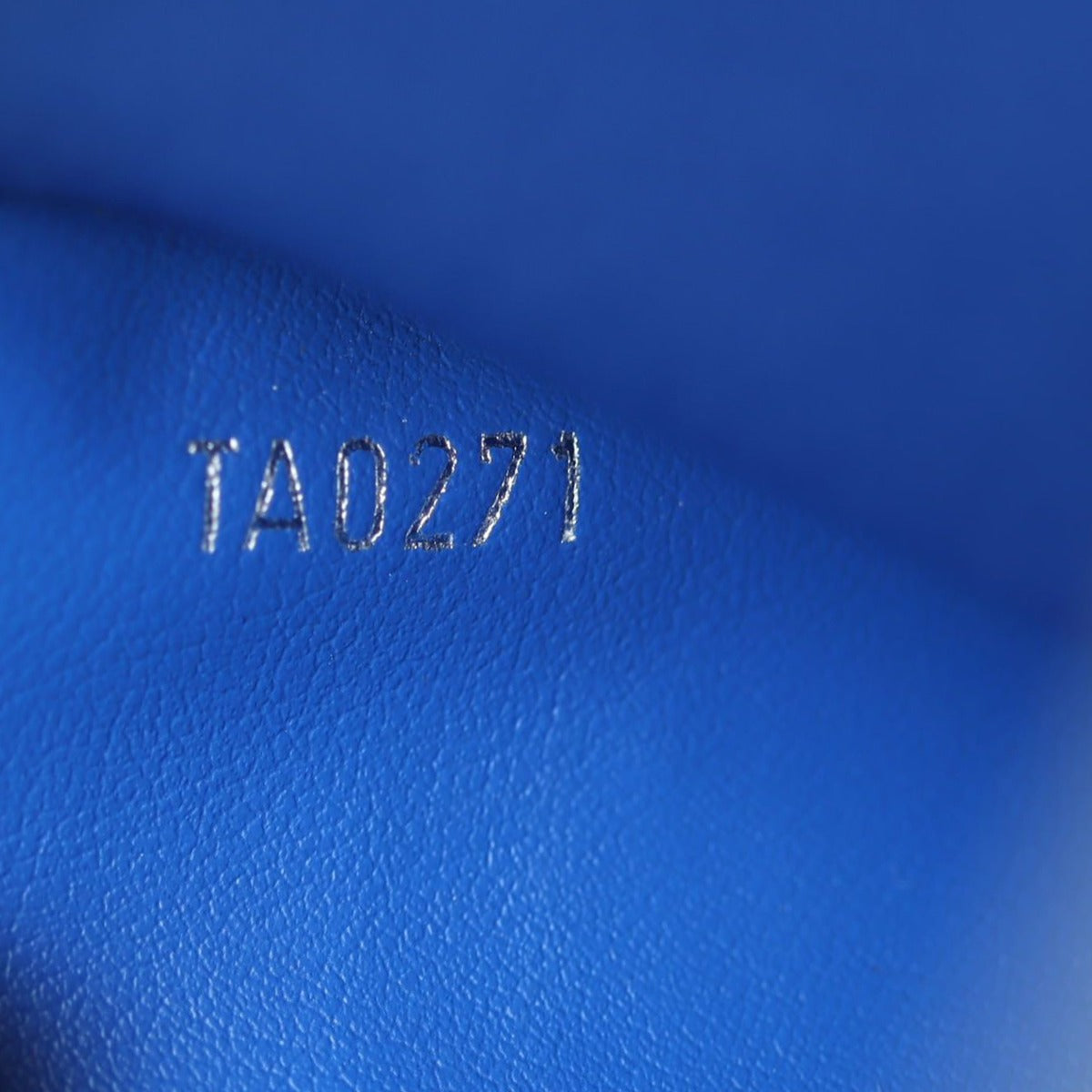 Louis Vuitton Pochette Voyage MM Monogram Watercolour Date code
