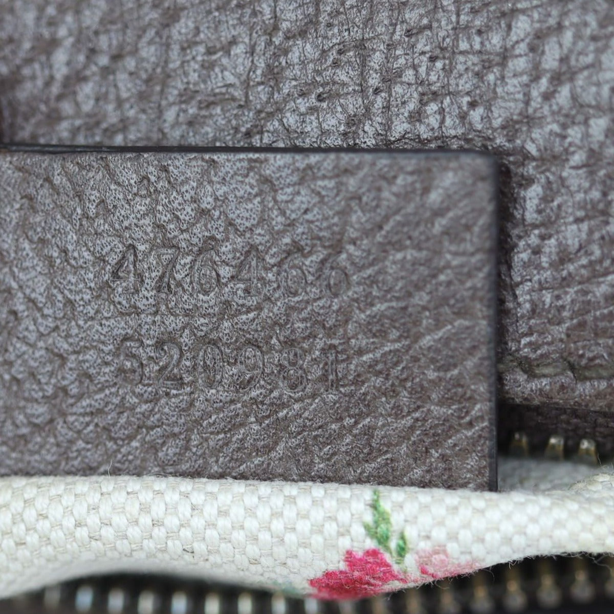 Gucci Neo Vintage GG Supreme Messenger Bag Date code
