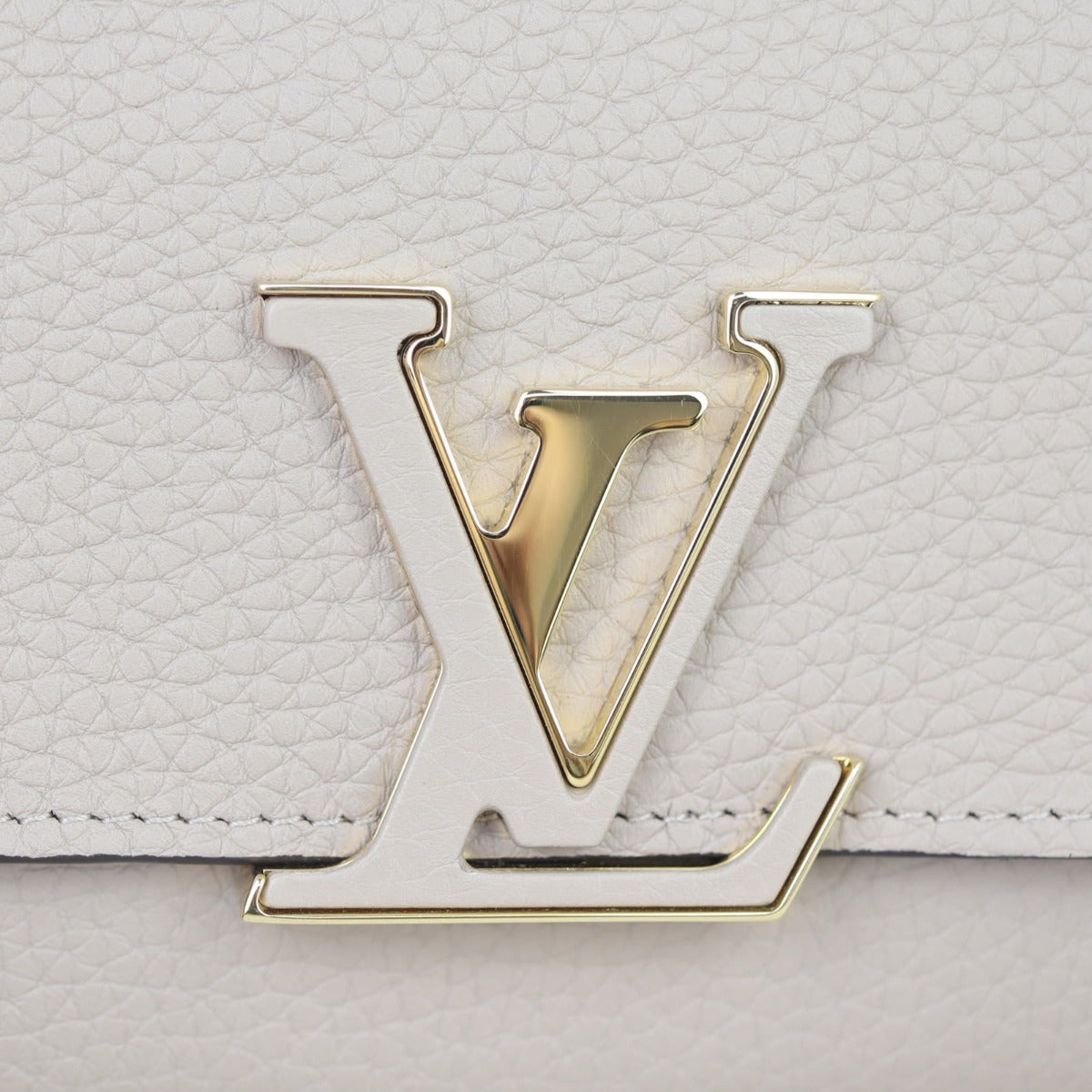 Louis Vuitton Capucines Long Wallet Hardware
