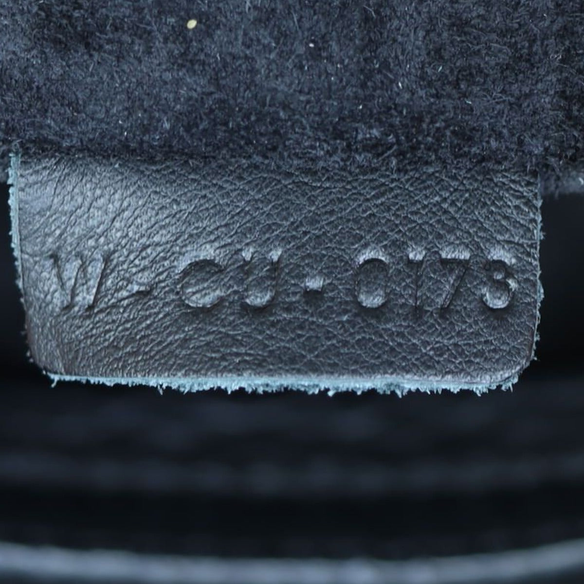 Celine Phantom Luggage Tote Medium Date code
