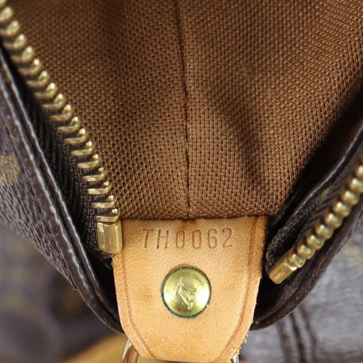 Louis Vuitton Cabas Mezzo Monogram Date code