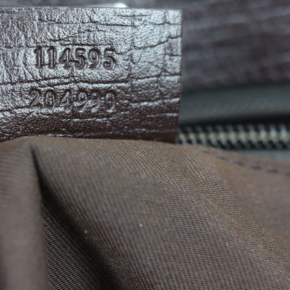 Gucci GG Supreme Joy Tote Date code
