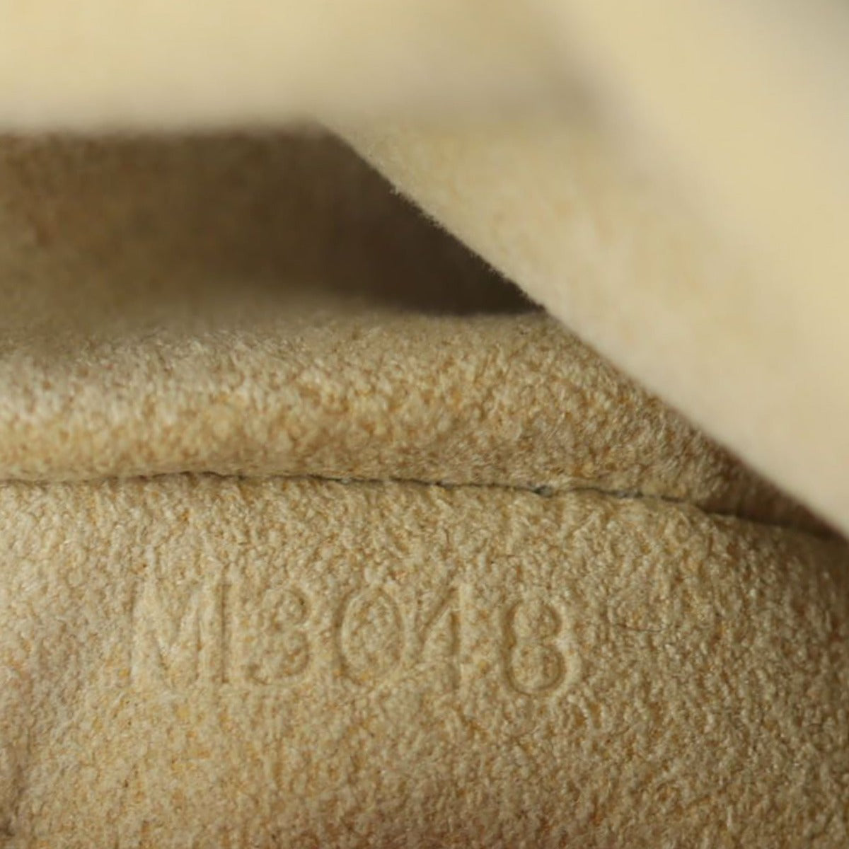 Louis Vuitton Hampstead PM Damier Azur Date code
