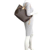 Louis Vuitton Neverfull MM Monogram Mannequin
