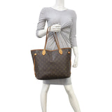 Louis Vuitton Neverfull MM Monogram Mannequin