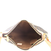 Louis Vuitton Thames GM Monogram Whole interior