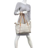 Louis Vuitton Totally MM Damier Azur Mannequin