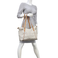 Louis Vuitton Totally MM Damier Azur Mannequin
