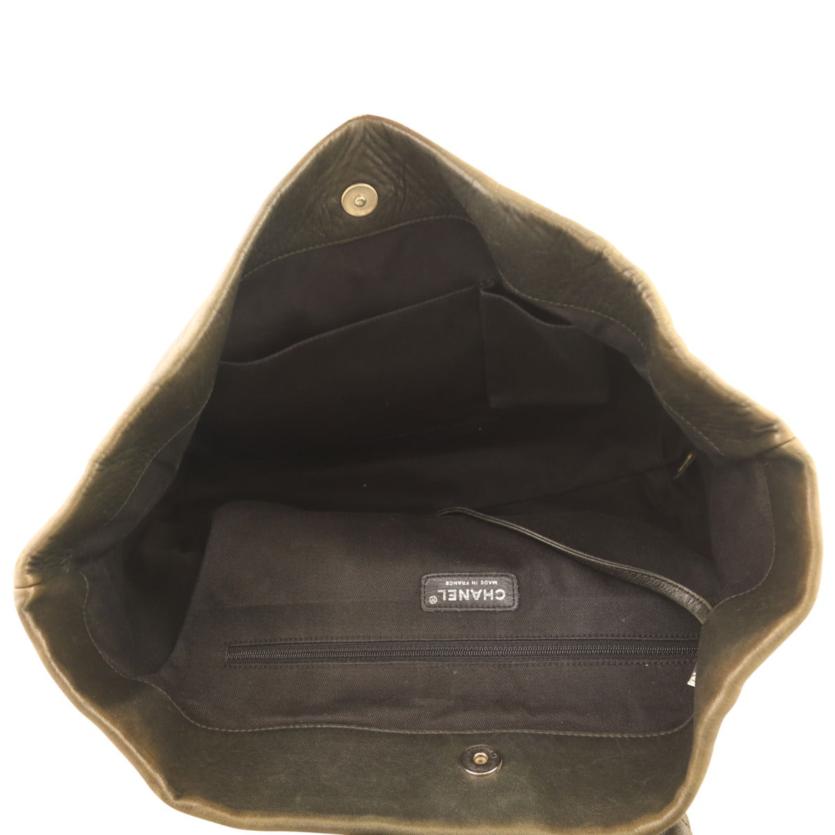 Chanel Reissue Quilted Shoulder Bag Whole interior
