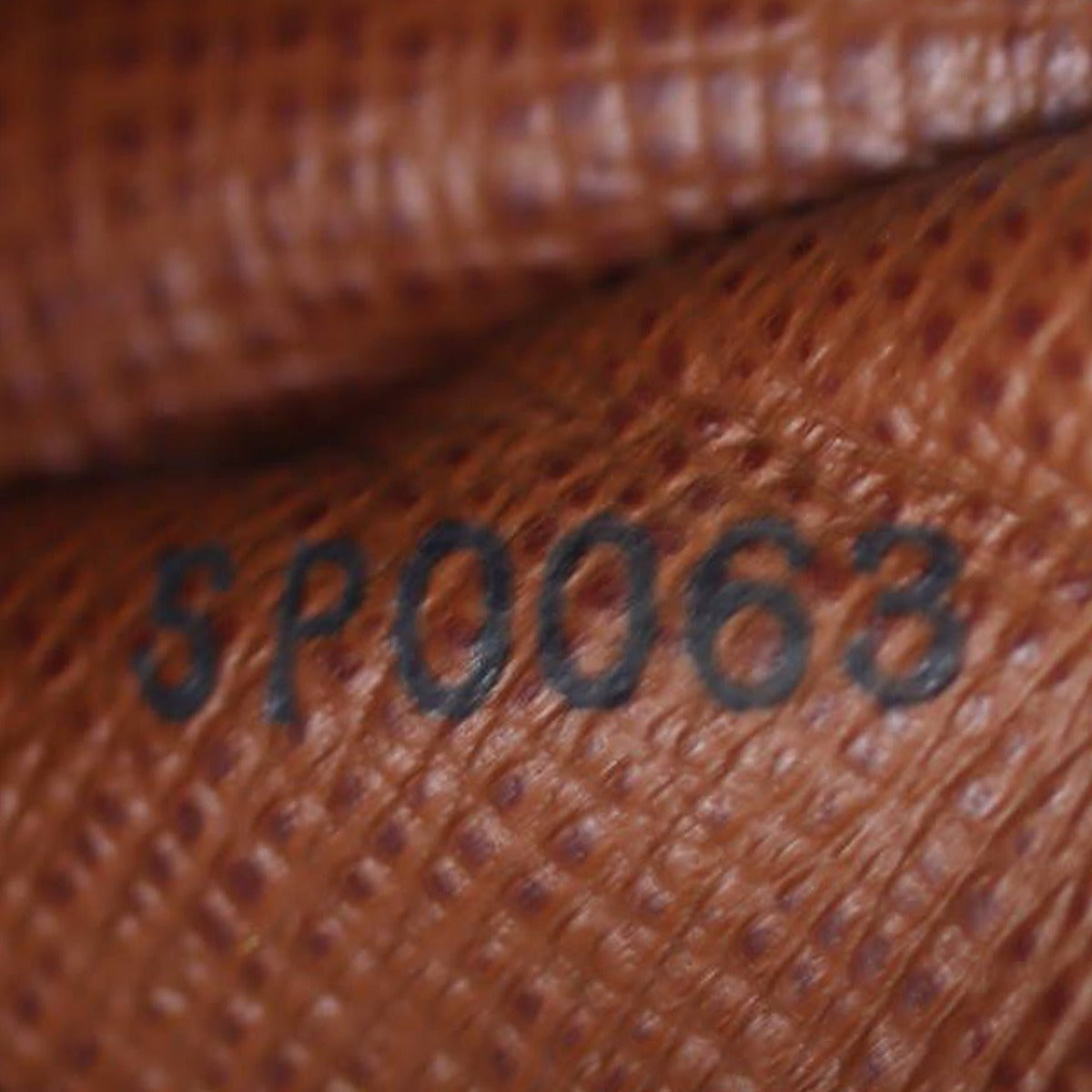 Louis Vuitton Papillon 30 Monogram Date code
