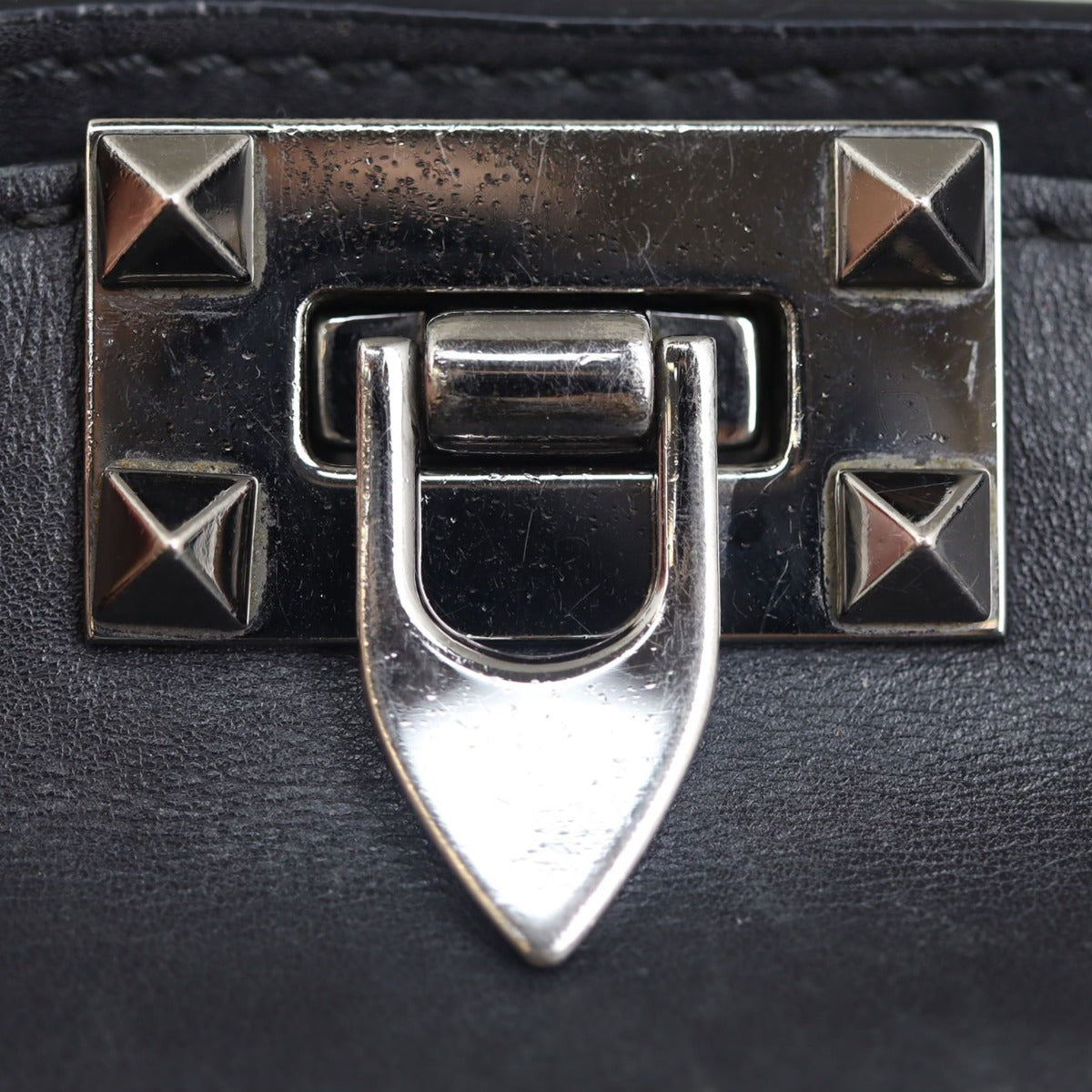 Valentino Rockstud Tote Medium Hardware
