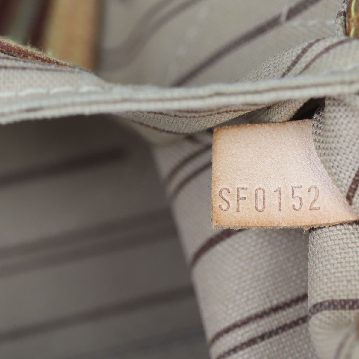 Louis Vuitton Neverfull MM Monogram Date code
