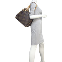 Louis Vuitton Batignolles Vertical Monogram Mannequin


