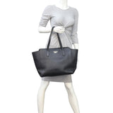 Gucci Swing Leather Tote Medium Mannequin
