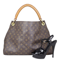 Louis Vuitton Artsy MM Monogram shoe
