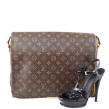 Louis Vuitton Abbesses Messenger Bag Monogram Shoe
