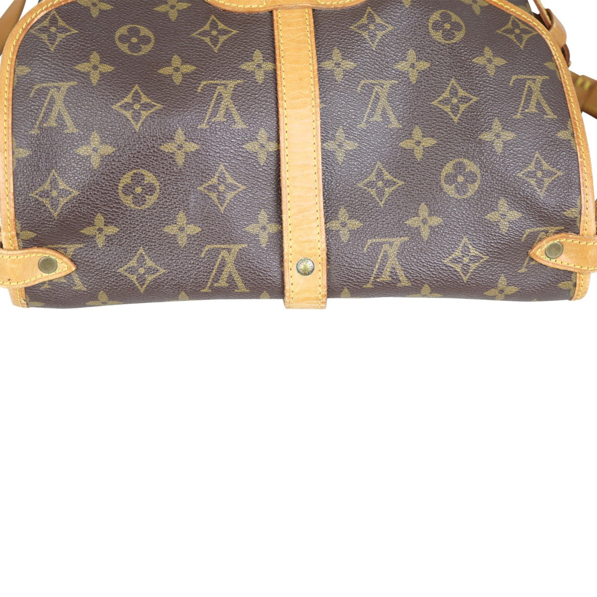 Louis Vuitton Saumur 30 Monogram rivets