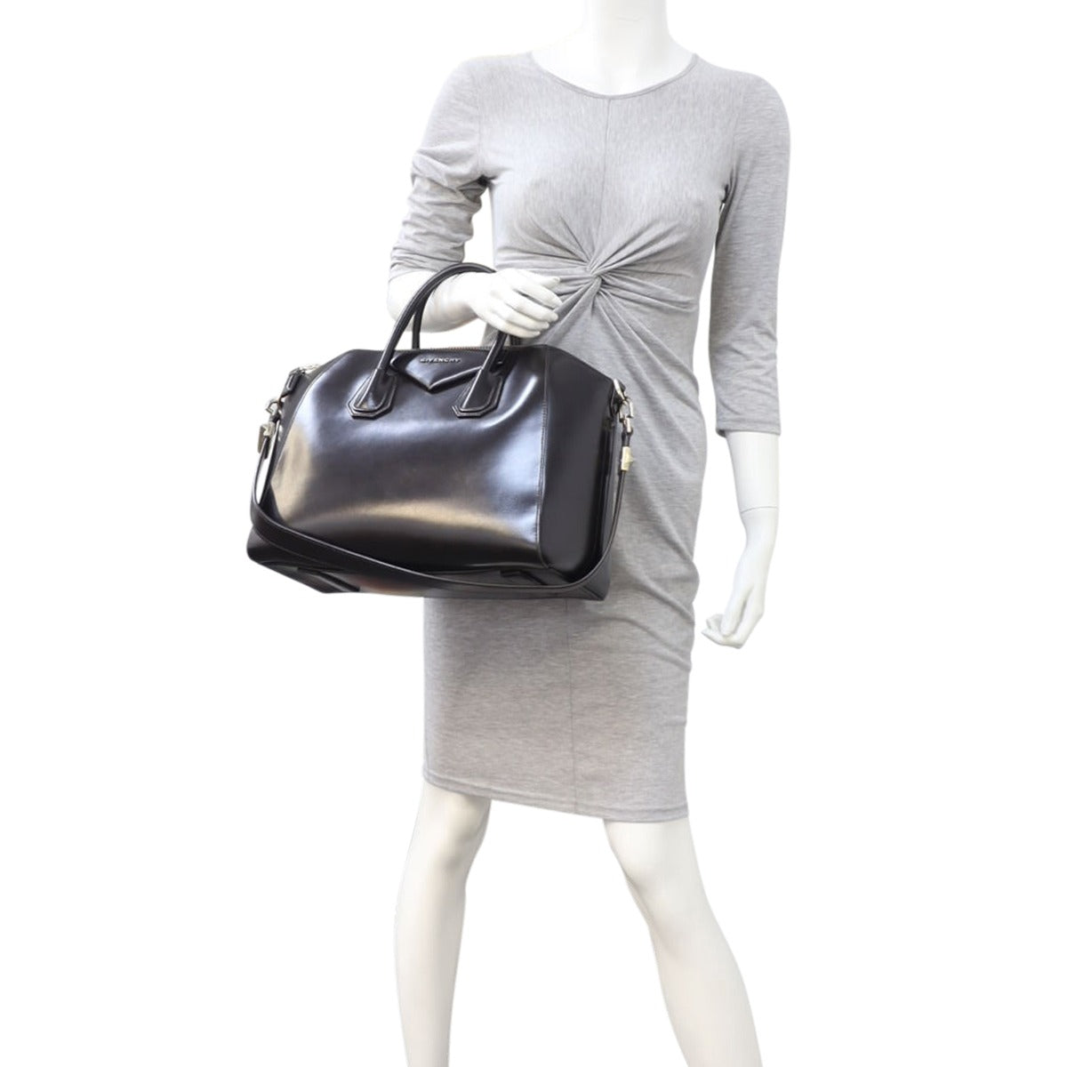 Givenchy Antigona Medium Mannequin
