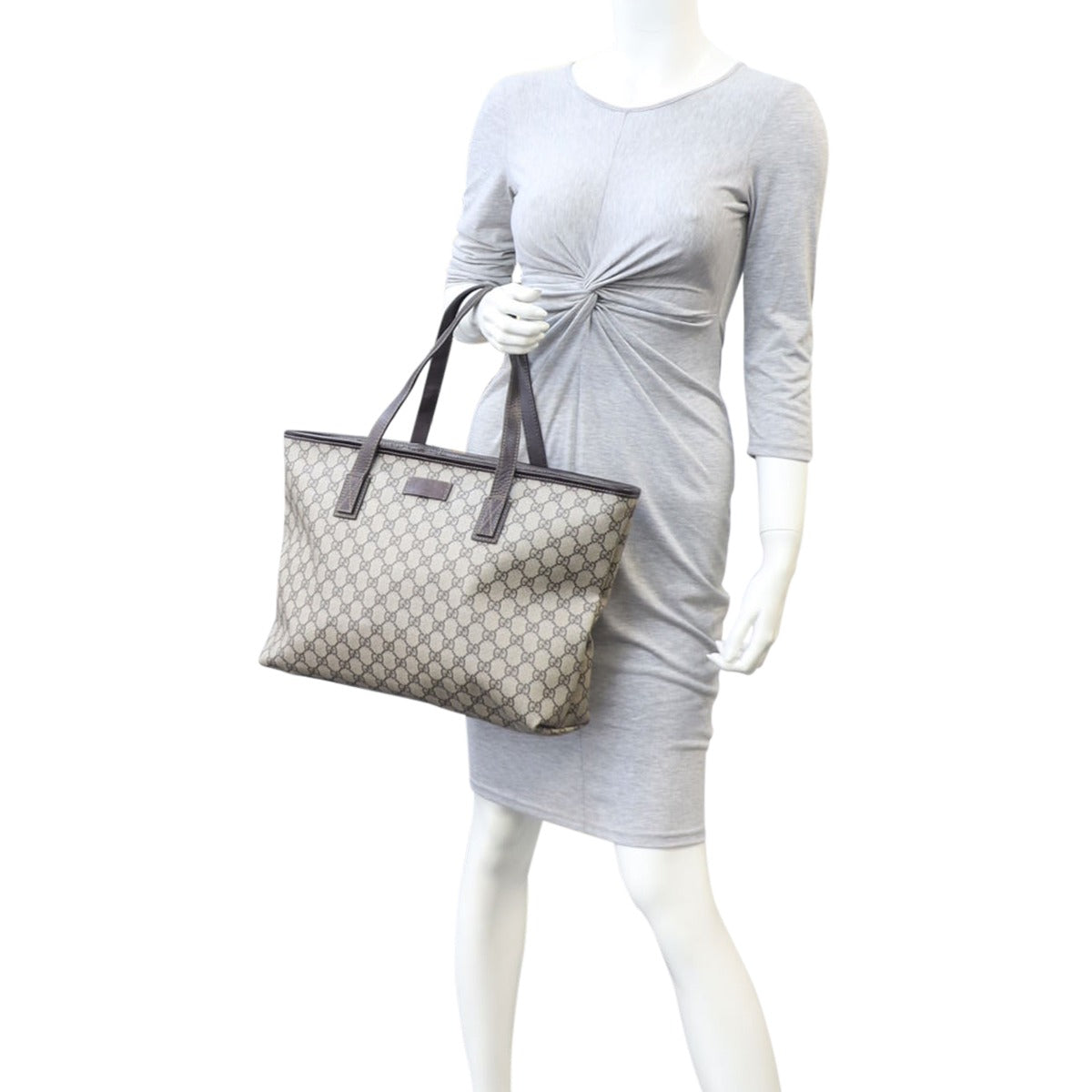 Gucci GG Supreme Joy Tote Mannequin
