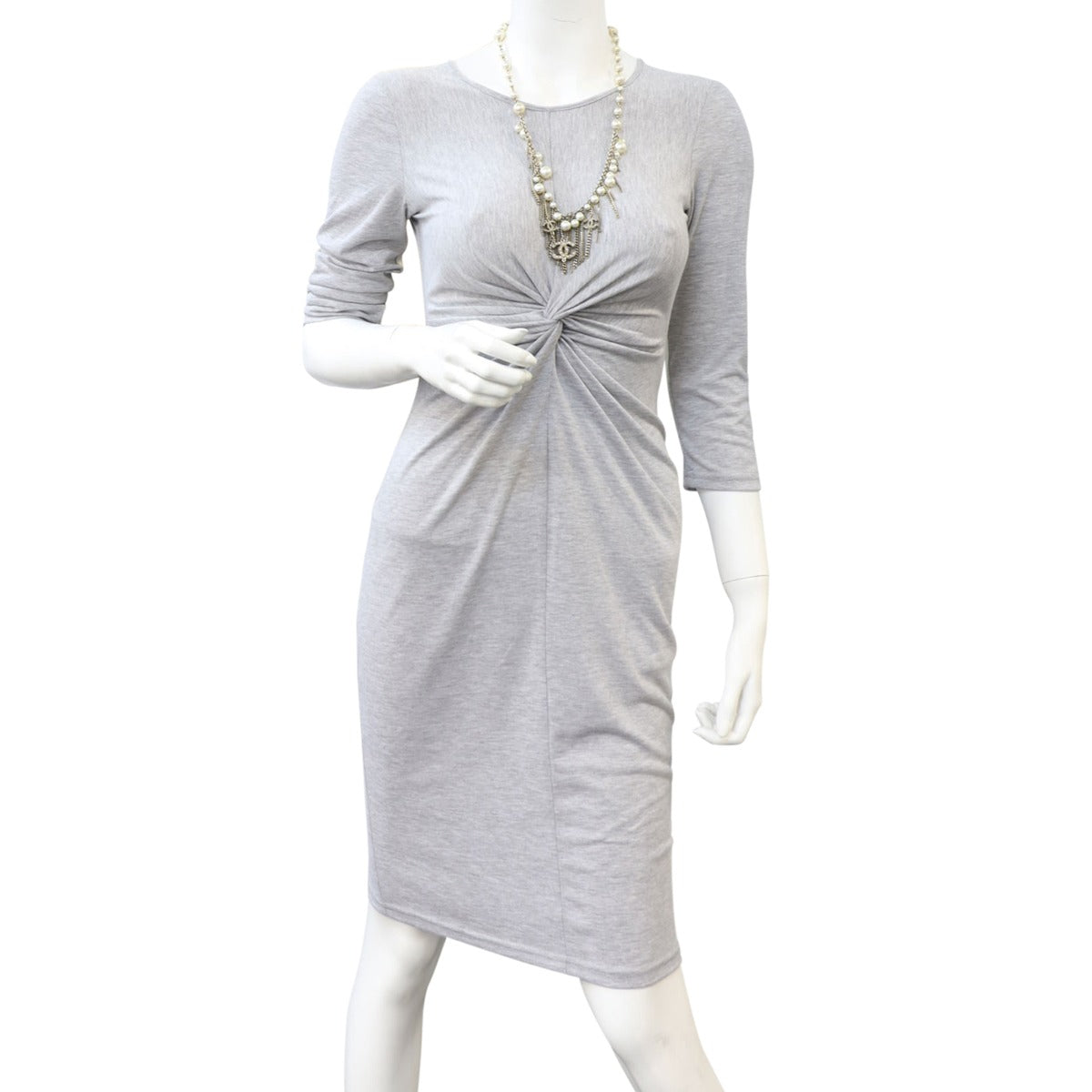 Chanel CC Resin Pearl Chain Necklace Mannequin

