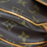 Louis Vuitton Saumur 30 Monogram Corner
