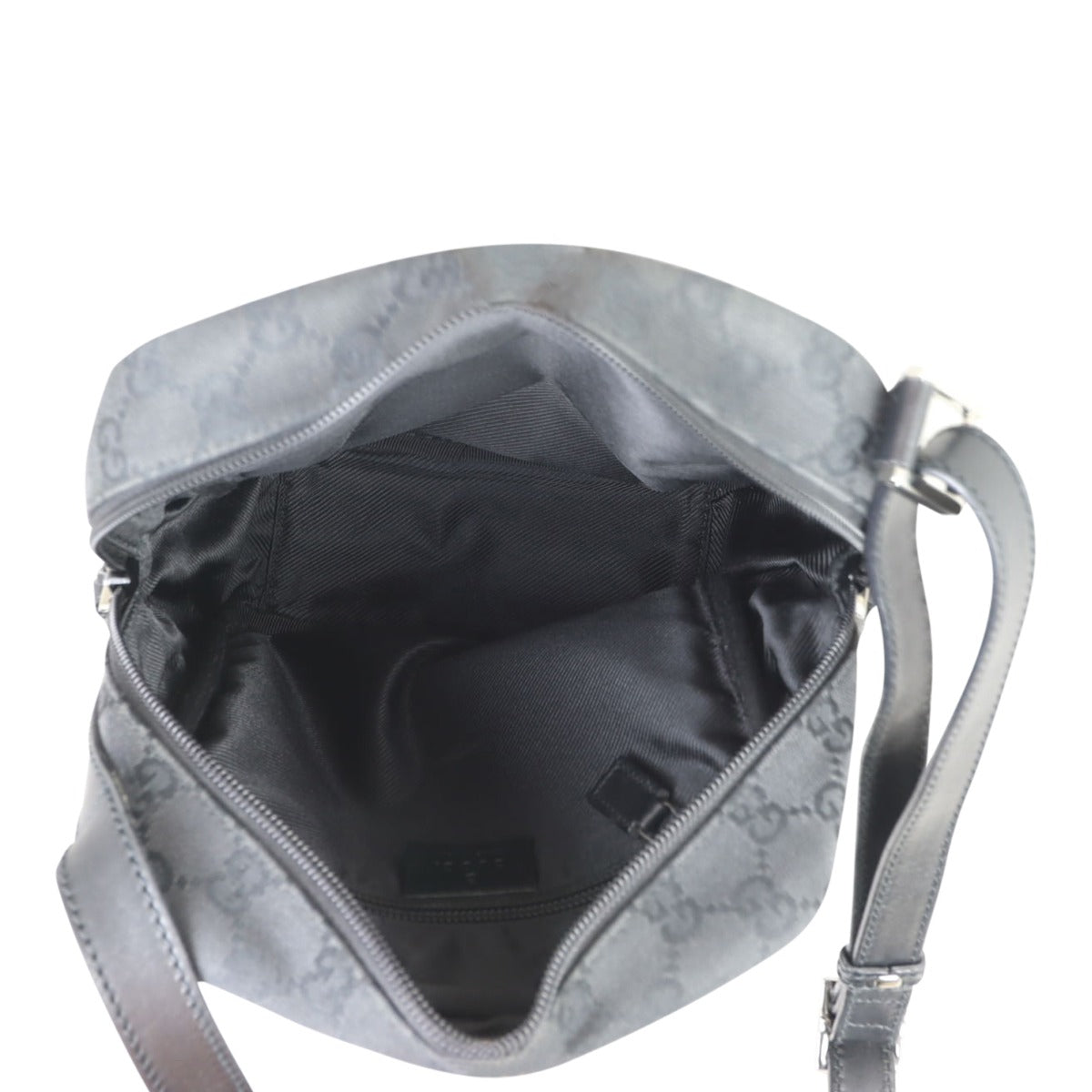 Gucci GG Canvas Messenger Whole interior
