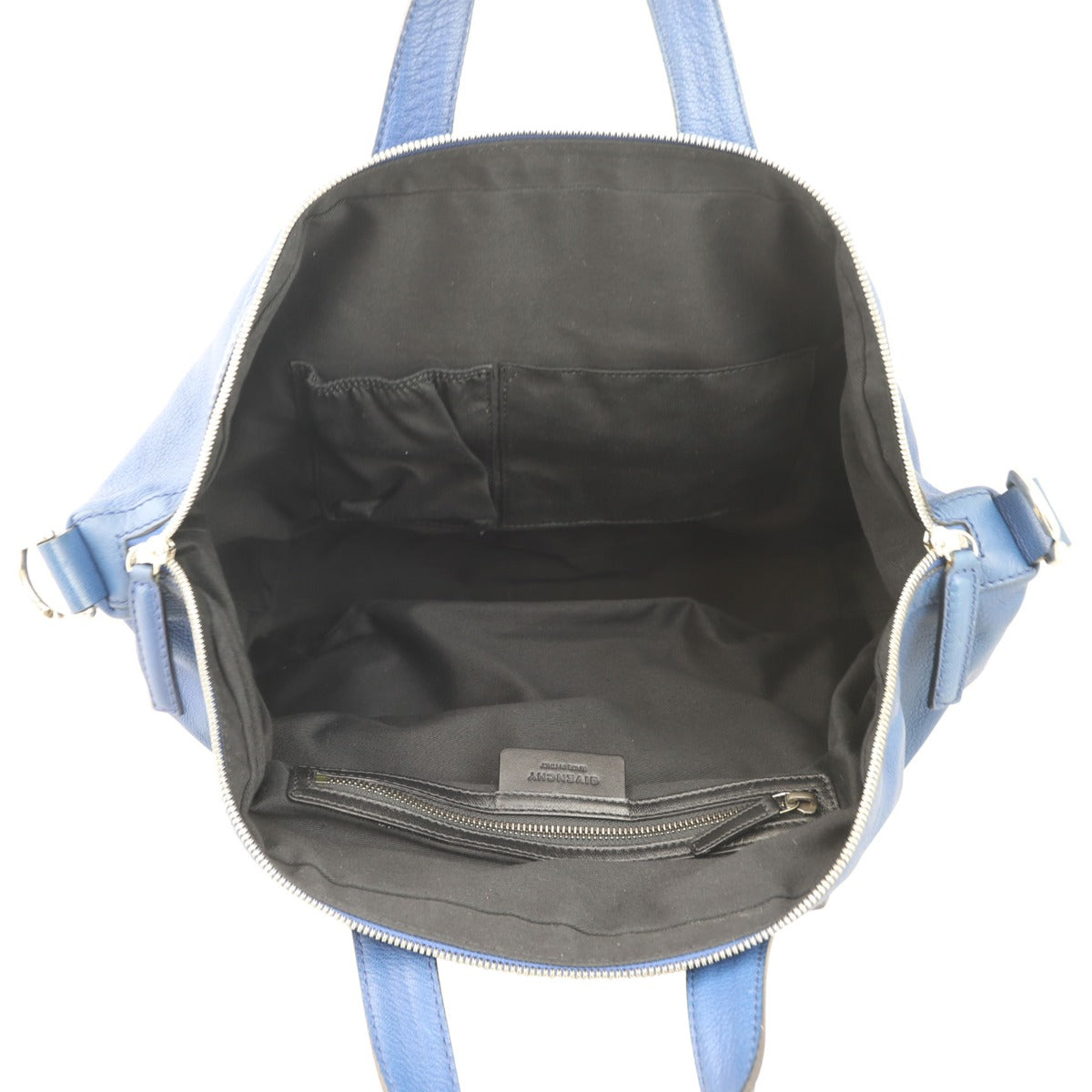 Givenchy Nightingale Medium Whole interior
