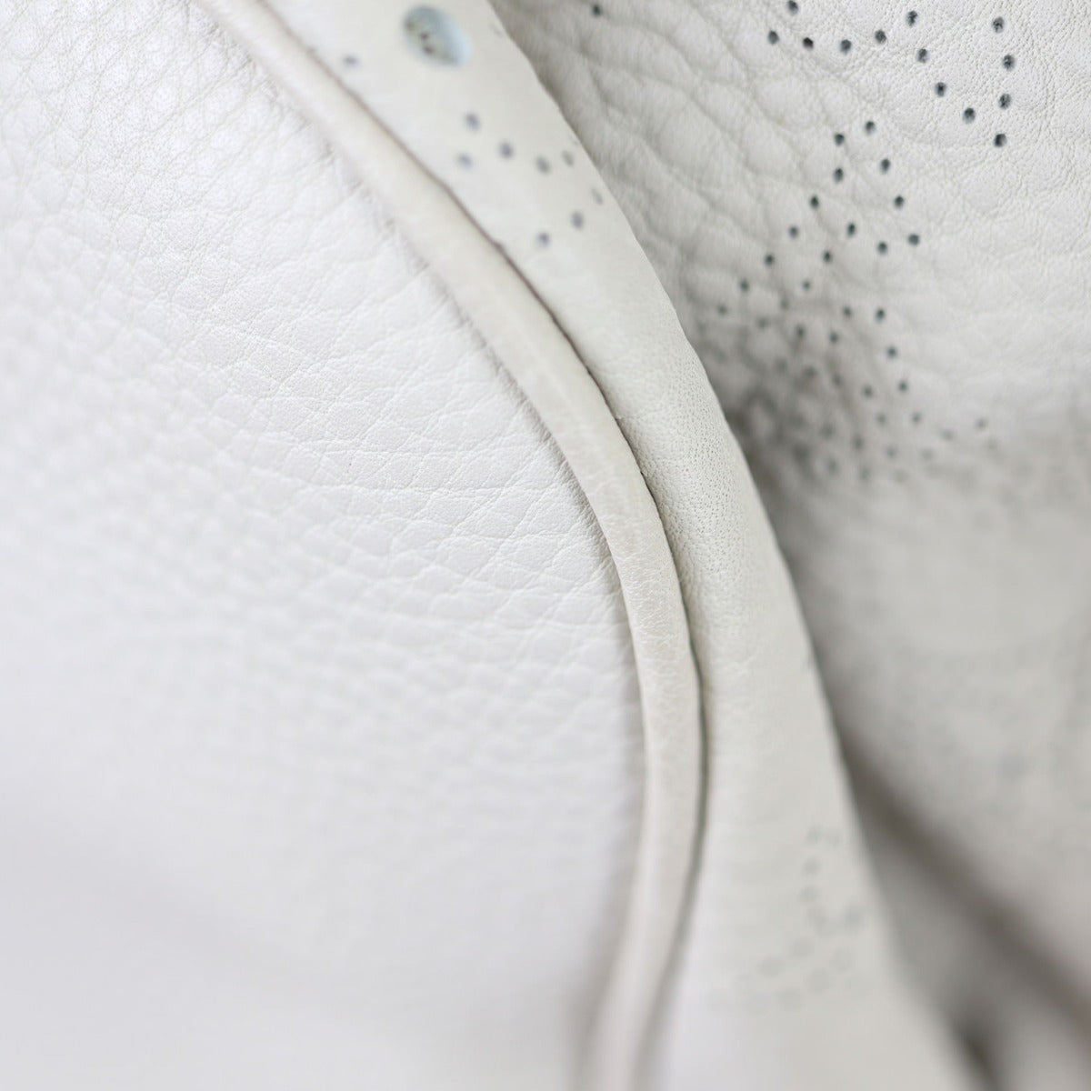 Louis Vuitton Mahina XXL Perforated Monogram Corner