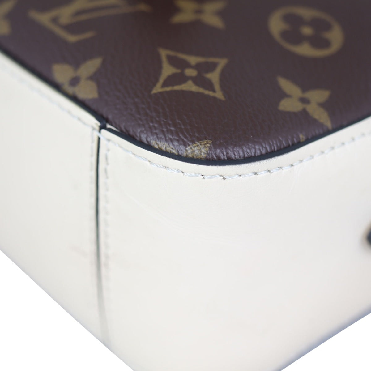 Louis Vuitton Saintonge Crossbody Monogram Corner
