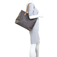 Louis Vuitton Cabas Mezzo Monogram Mannequin
