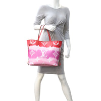 Louis Vuitton Neverfull MM Escale Mannequin
